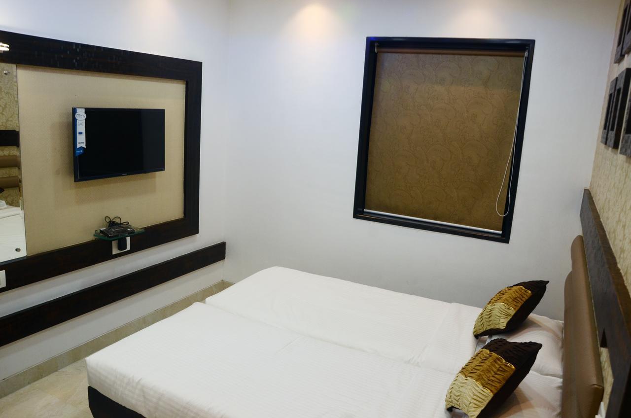 מומביי Hotel Modern מראה חיצוני תמונה