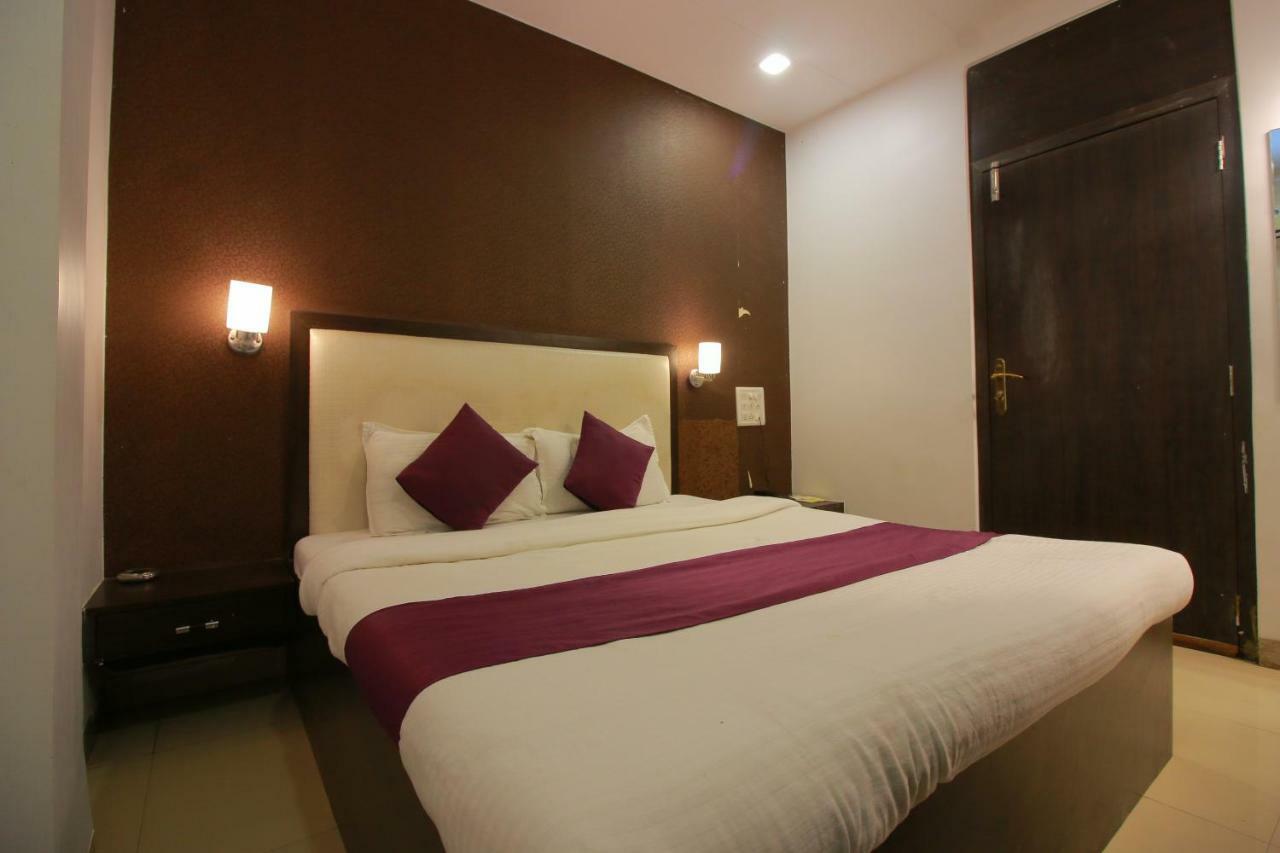 מומביי Hotel Modern מראה חיצוני תמונה